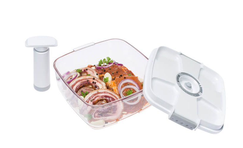 Navaris Stainless Steel Marinating Containers (Set of 2) - Metal Meat  Marinade Container with Lid - Dishwasher Safe Food Storage 9.3 x 7.5 x  2.2